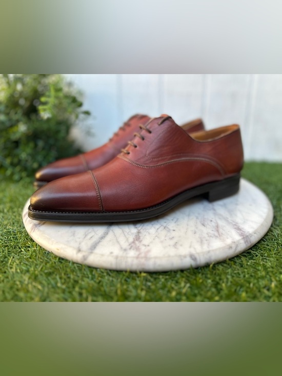 Magnanni Leather Oxford men 
$399 new 
Color: tabacco - Picture 6 of 16